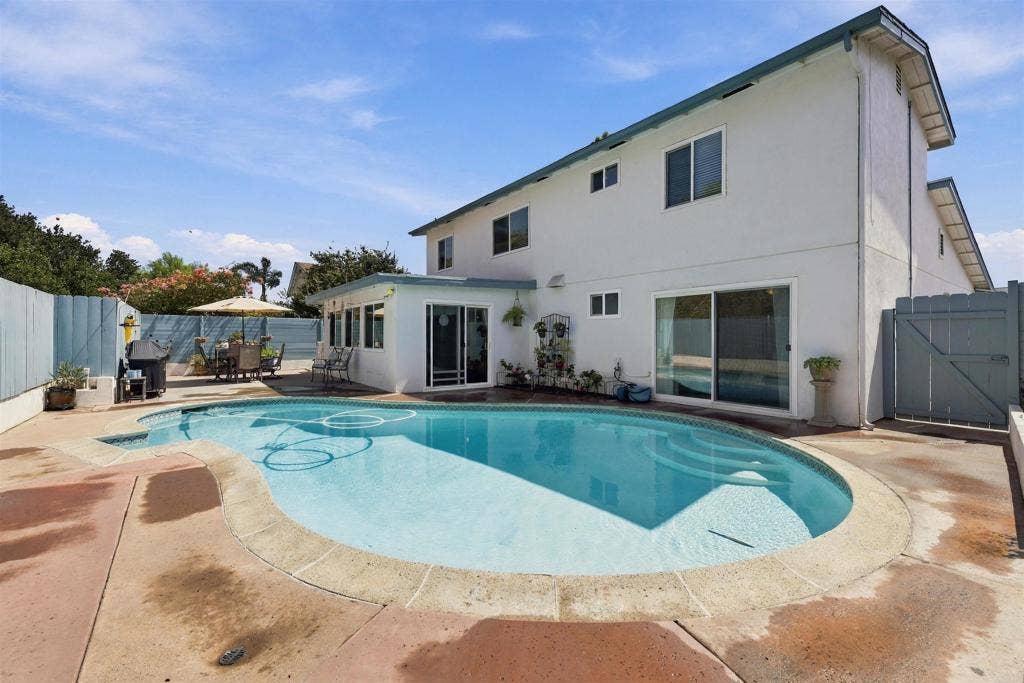 5442 Burford Street, San Diego, CA 92111 5442 Burford Street, San Diego, CA 92111