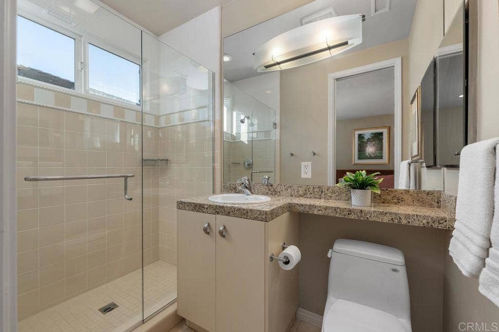 12755 Fairbrook Rd, San Diego, CA 92131 Bath