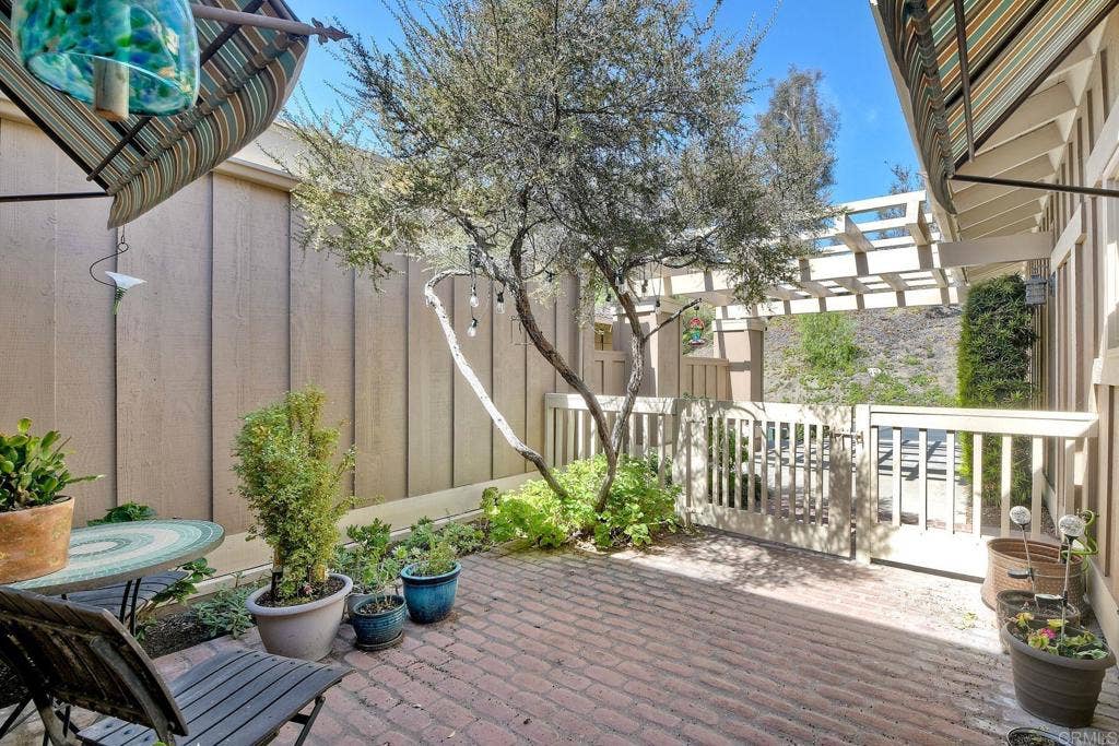8691 Circle R Course Lane, Escondido, CA 92026 8691 Circle R Course Lane, Escondido, CA 92026