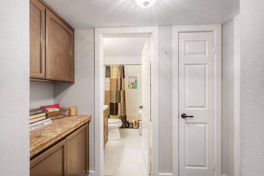 8559 Circle R Valley Lane, Escondido, CA 92026 8559 Circle R Valley Lane, Escondido, CA 92026