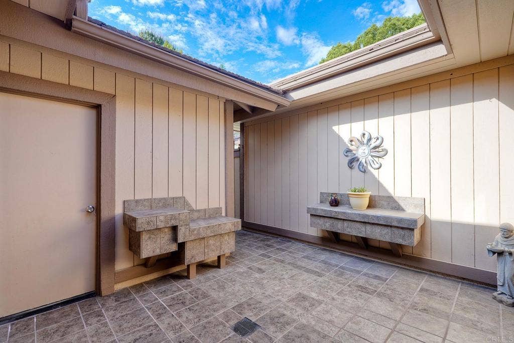 8559 Circle R Valley Lane, Escondido, CA 92026 8559 Circle R Valley Lane, Escondido, CA 92026