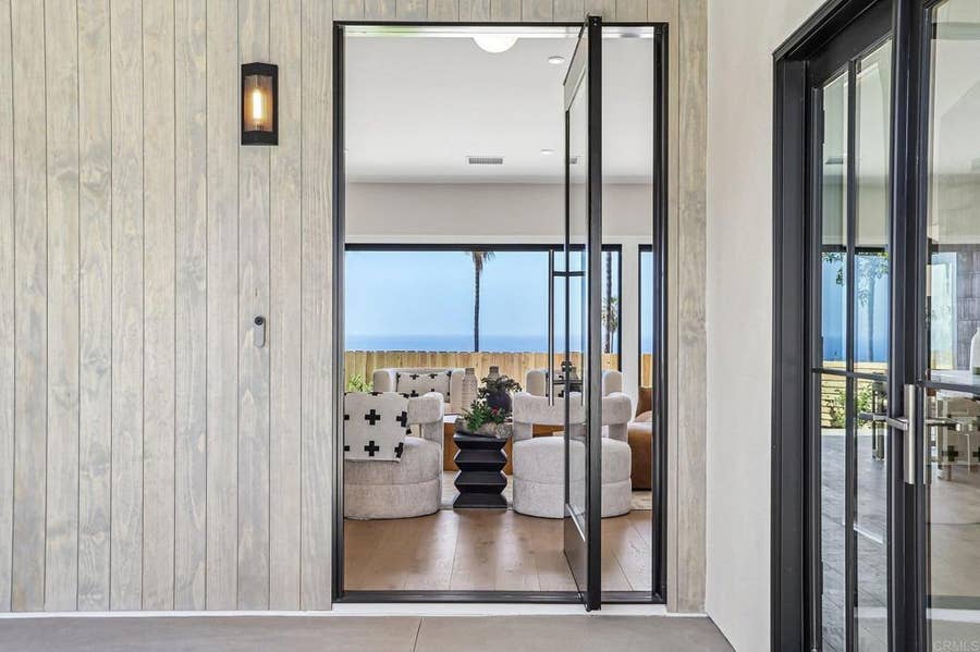 Property photo for 6662 Avenida La Reina, La Jolla, CA