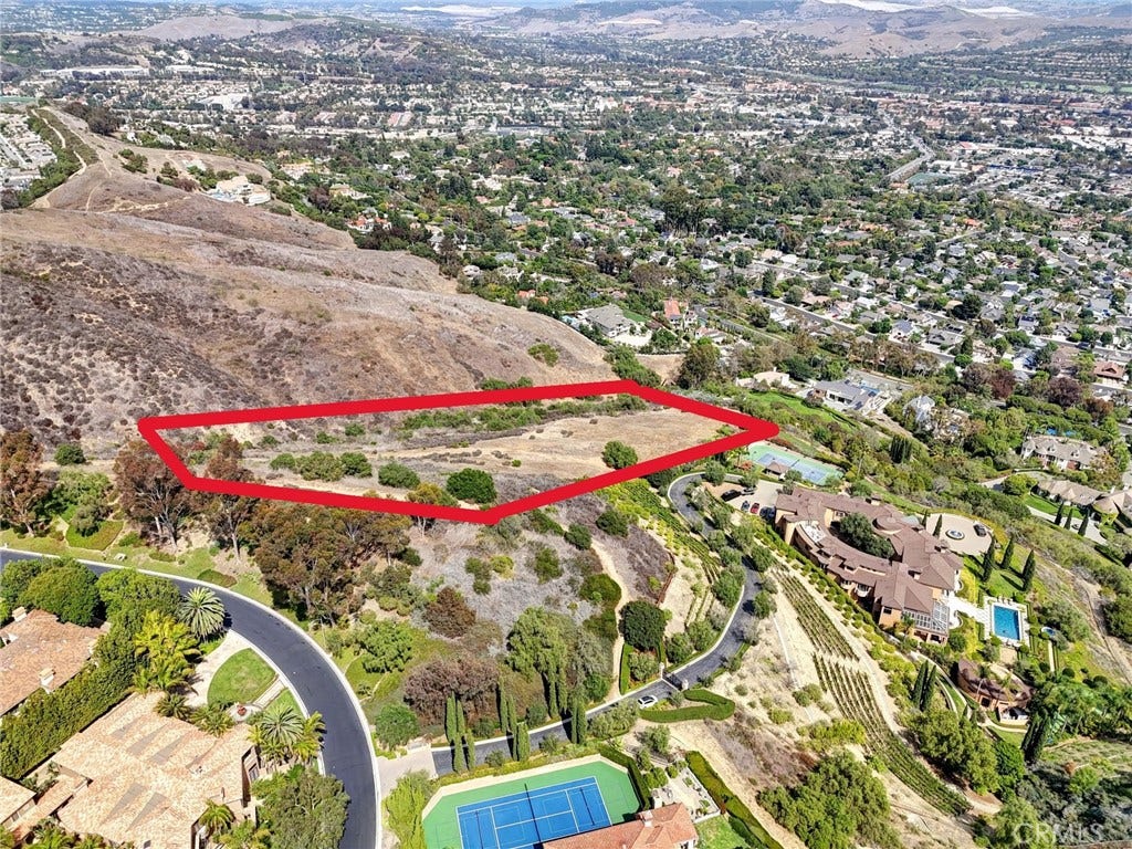 1 O'Hill, Laguna Niguel, CA 92677 1 O'Hill, Laguna Niguel, CA 92677