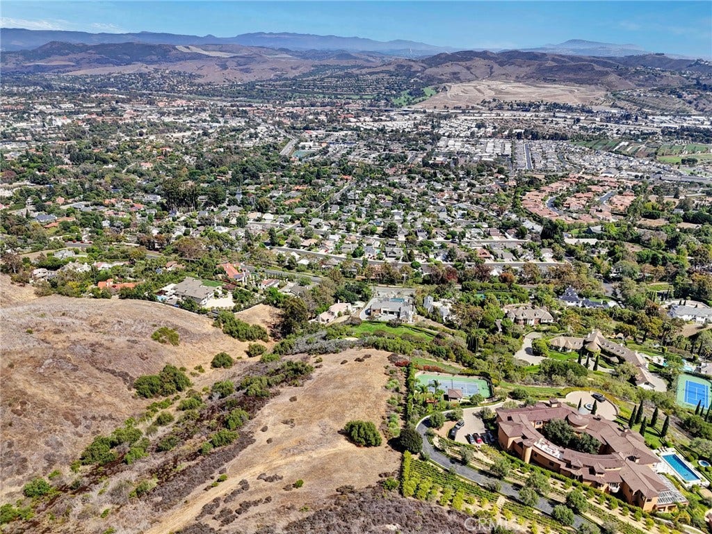 1 O'Hill, Laguna Niguel, CA 92677 1 O'Hill, Laguna Niguel, CA 92677