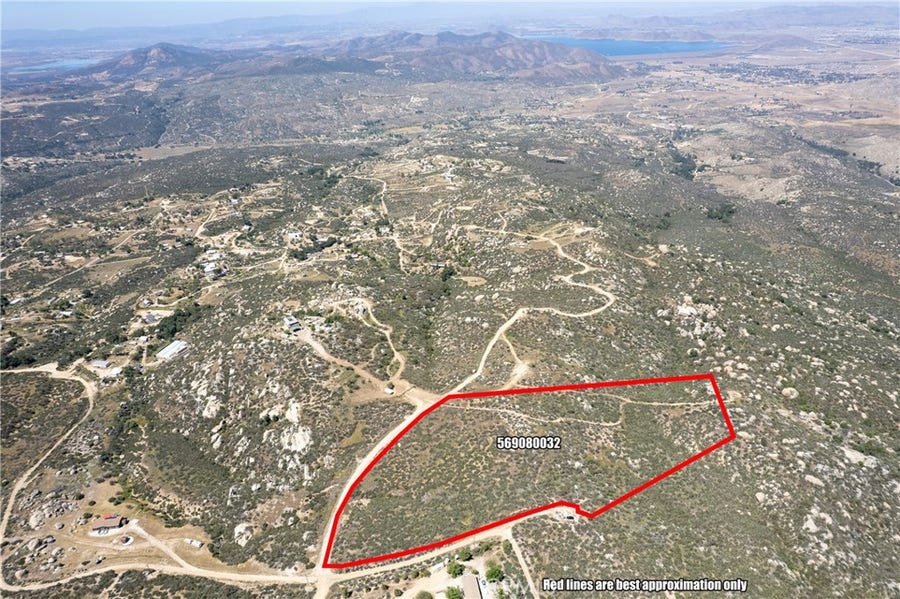 Property photo for 1 Oak Drive, Hemet, CA