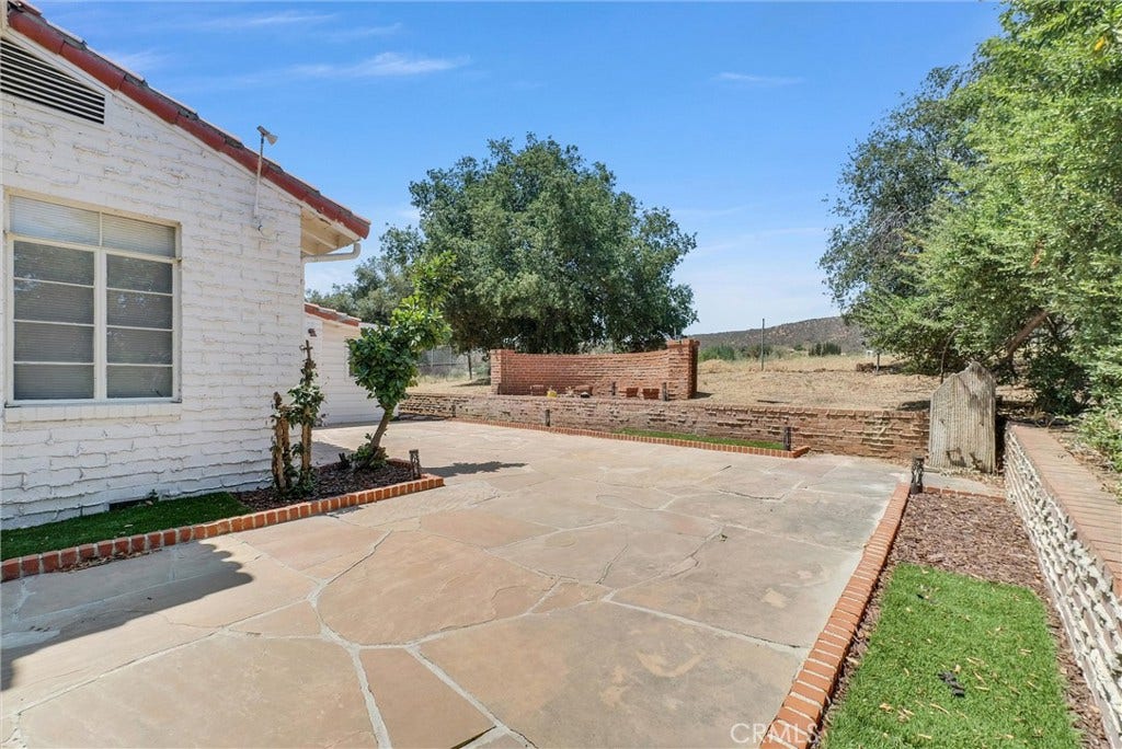 9300 Oak Glen, Beaumont, CA 92223 9300 Oak Glen, Beaumont, CA 92223
