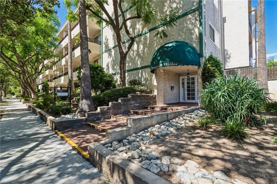 Property photo for 277 Pleasant Street, #206, Pasadena, CA