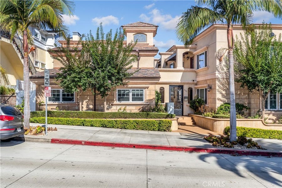 Property photo for 329 Marguerite Avenue, #3, Corona Del Mar, CA