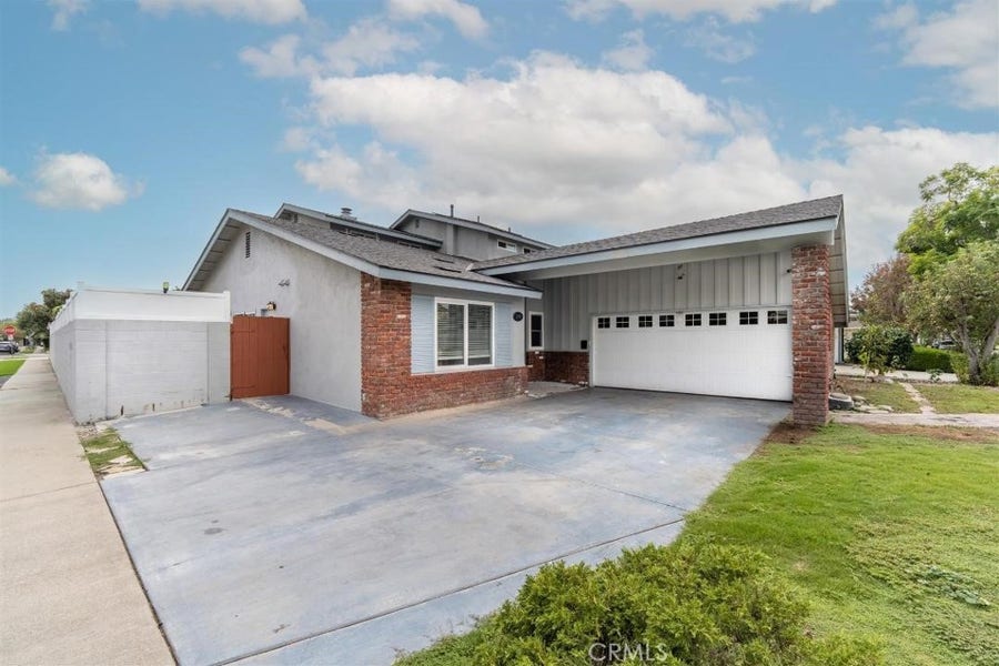 Property photo for 3190 Claremore, Long Beach, CA