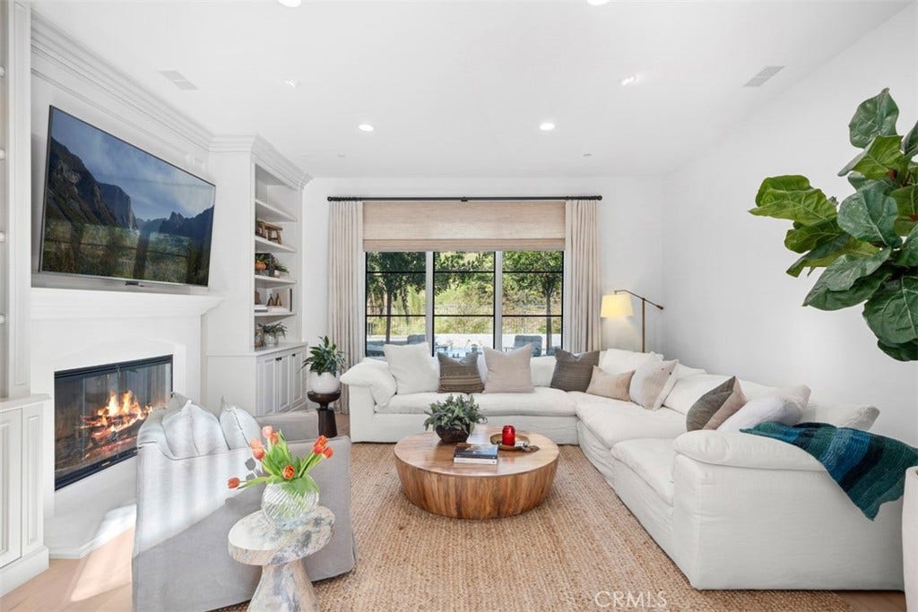 22 Vernal Spring, Irvine, CA 92603 22 Vernal Spring, Irvine, CA 92603