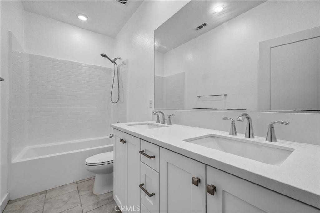 255 Siena, Lake Forest, CA 92630 255 Siena, Lake Forest, CA 92630