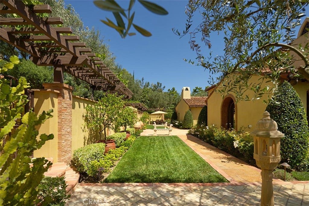 44 Copper Creek, Irvine, CA 92603 44 Copper Creek, Irvine, CA 92603