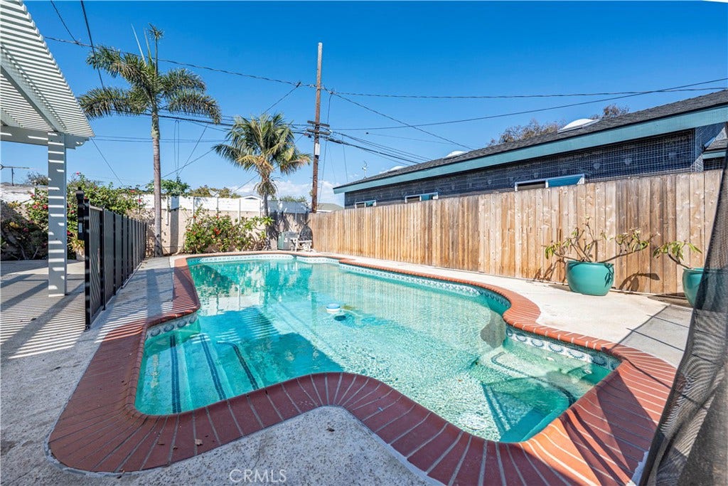 610 W Bay Street, Costa Mesa, CA 92627