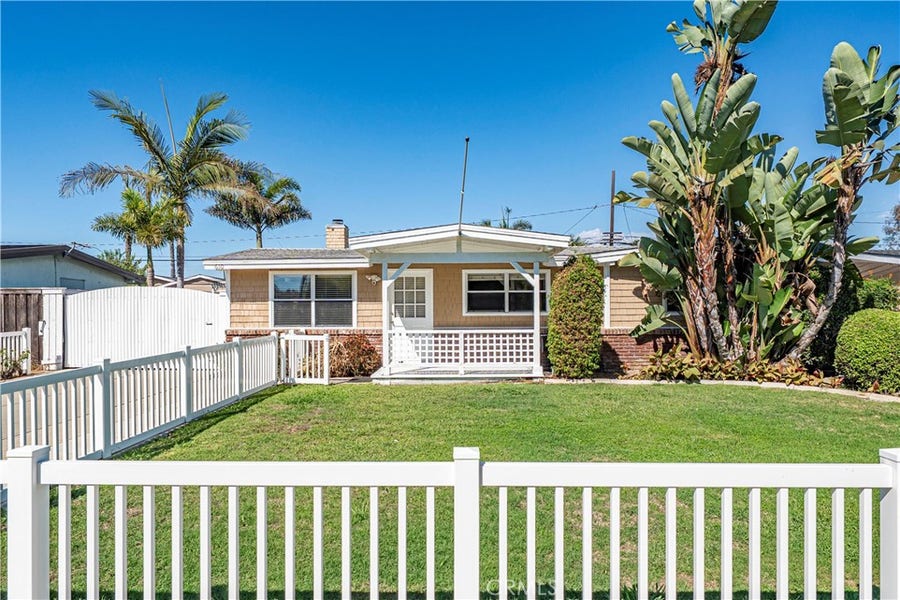 Property photo for 610 W Bay Street, Costa Mesa, CA