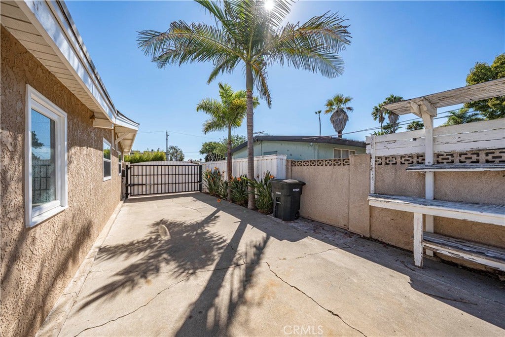 610 W Bay Street, Costa Mesa, CA 92627