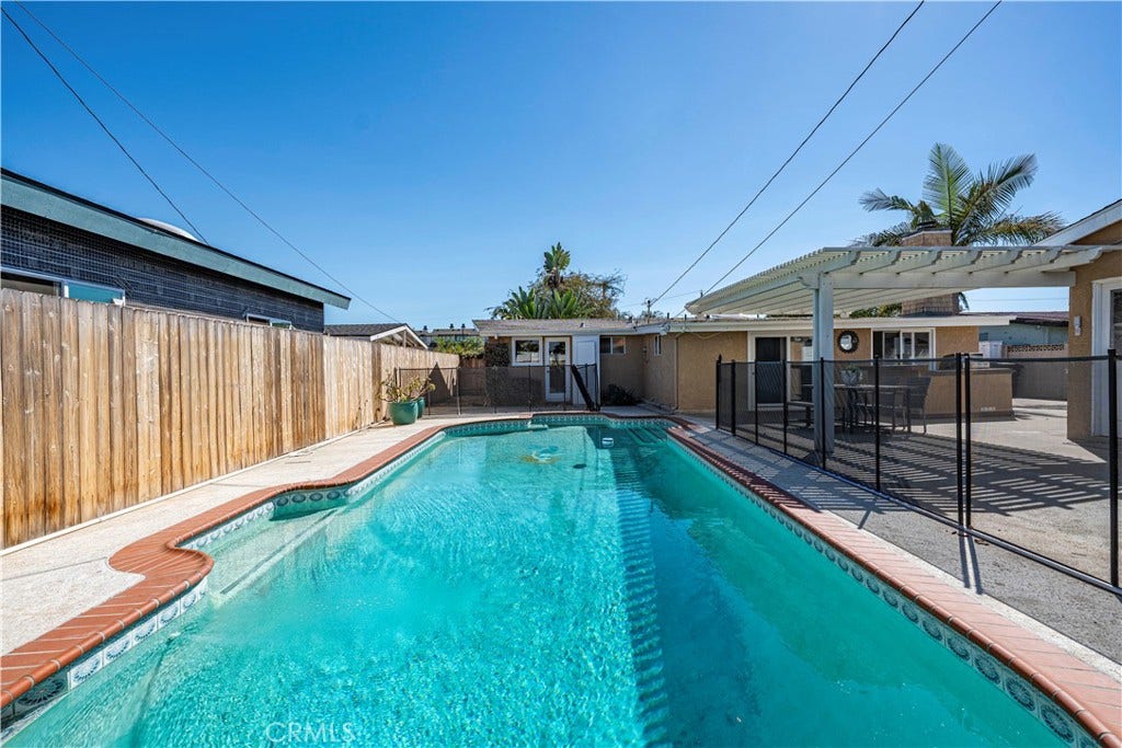 610 W Bay Street, Costa Mesa, CA 92627