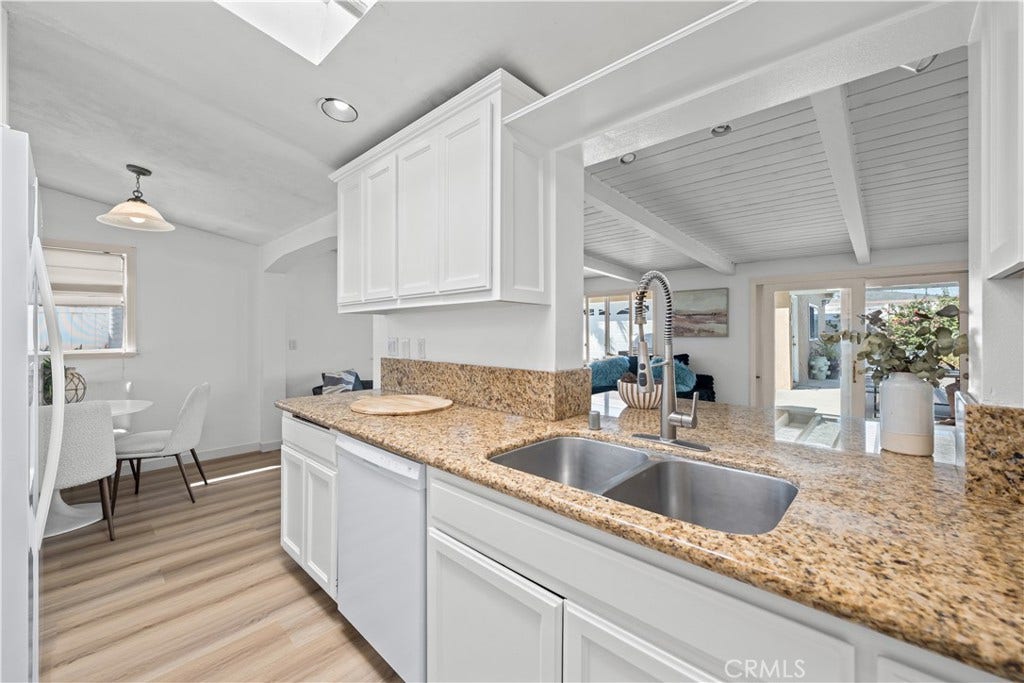 610 W Bay Street, Costa Mesa, CA 92627