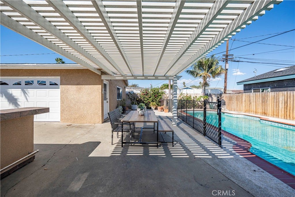 610 W Bay Street, Costa Mesa, CA 92627