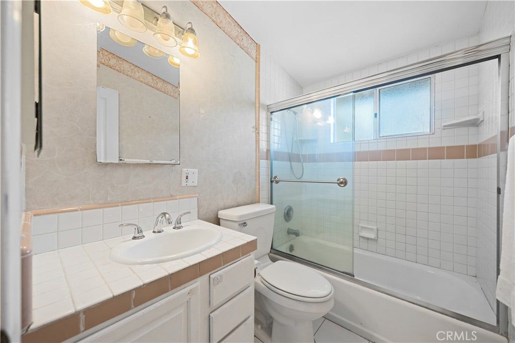 610 W Bay Street, Costa Mesa, CA 92627