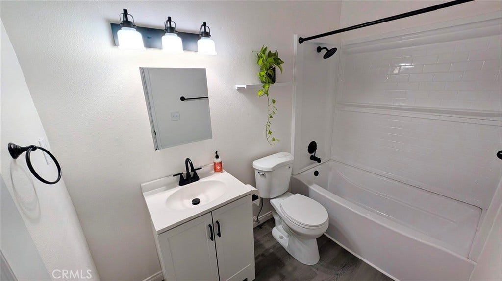 2302 Elden, Costa Mesa, CA 92627 2302 Elden, Costa Mesa, CA 92627
