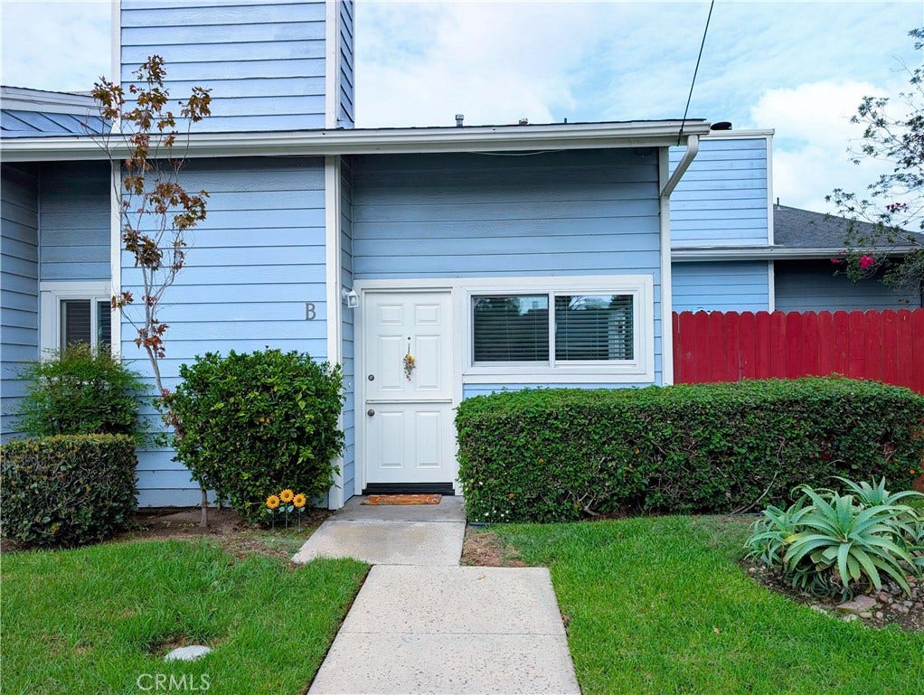 2302 Elden, Costa Mesa, CA 92627 2302 Elden, Costa Mesa, CA 92627