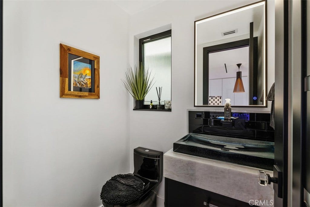 1904 W Oceanfront, Newport Beach, CA 92663 Main level powder room