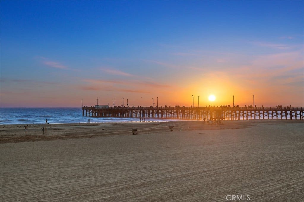 1904 W Oceanfront, Newport Beach, CA 92663 SUNSETS...all year long !!!