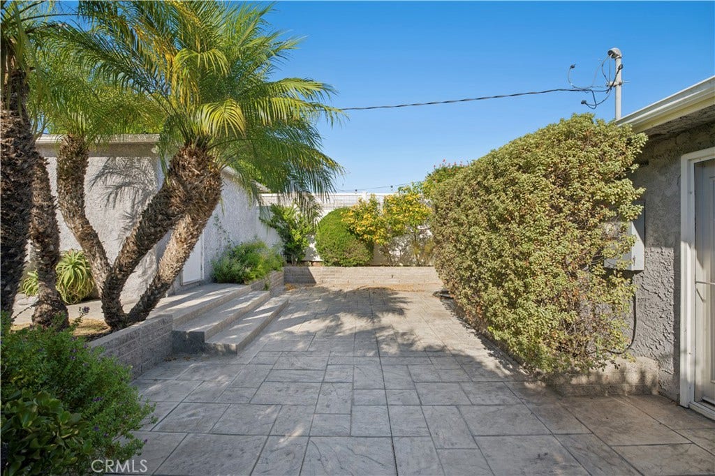 421 Catalina, Newport Beach, CA 92663 421 Catalina, Newport Beach, CA 92663