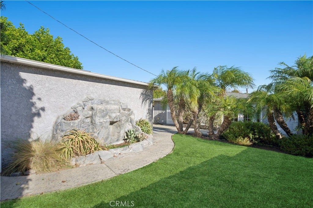 421 Catalina, Newport Beach, CA 92663 421 Catalina, Newport Beach, CA 92663