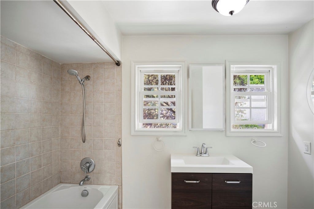 421 Catalina, Newport Beach, CA 92663 421 Catalina, Newport Beach, CA 92663