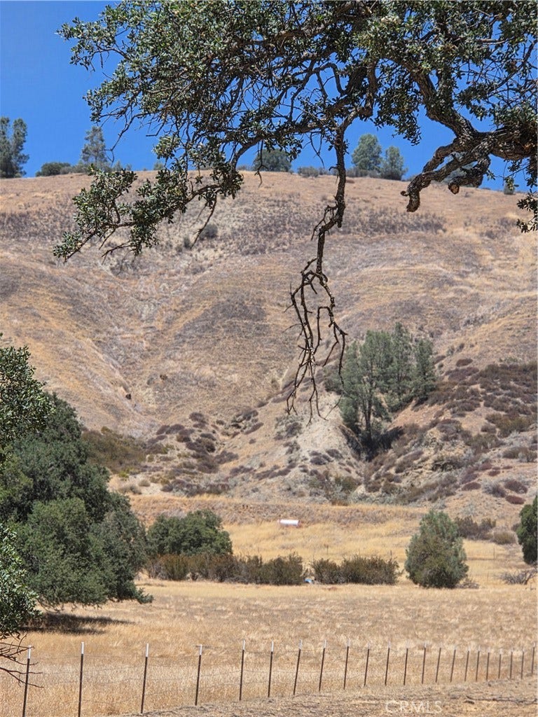 Property photo for 87577 Oak Street, Parkfield, CA