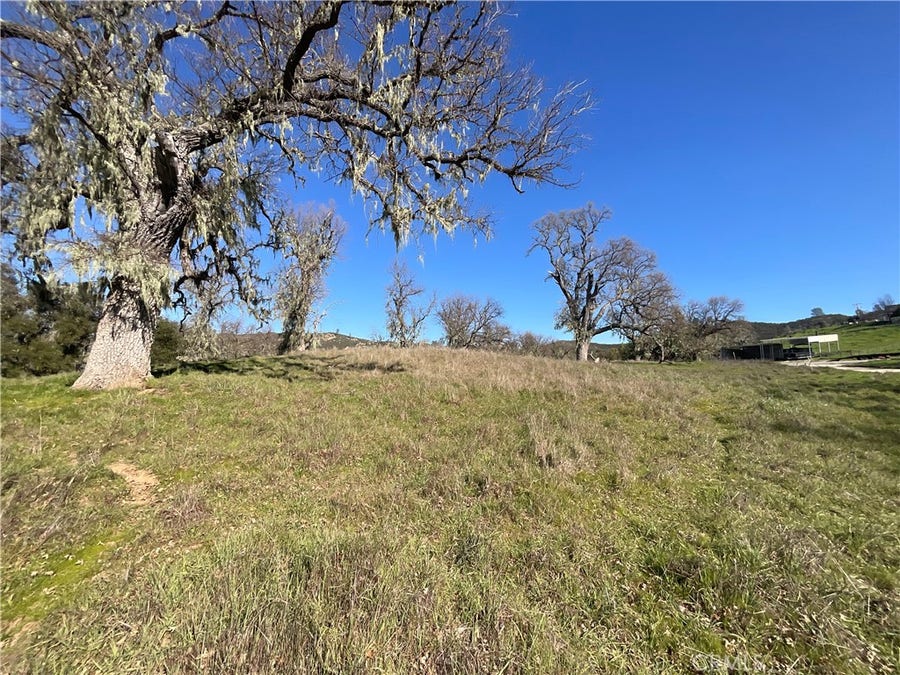 Property photo for 49253 Sapaque, Bradley, CA