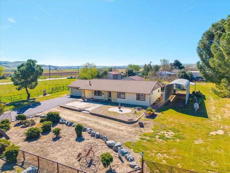 Property photo for 2100 Starkey Road, Shandon, CA