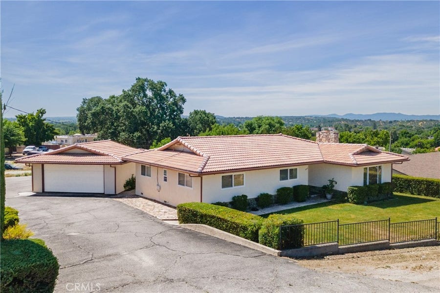 Property photo for 726 N Trigo Ln, Paso Robles, CA