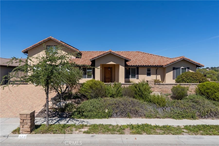 Property photo for 596 Red Cloud Road, Paso Robles, CA