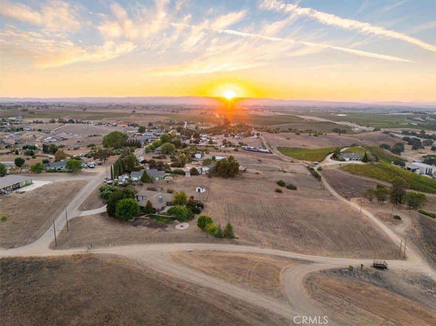 Property photo for 8495 Plane View, Paso Robles, CA