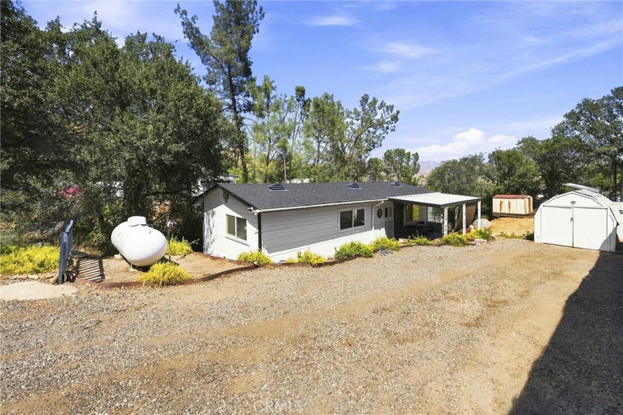 Property photo for 32 Pinebrook, Wofford Heights, CA