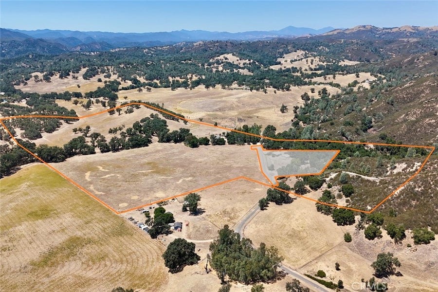 Property photo for 49460 Sapaque Road, Bradley, CA