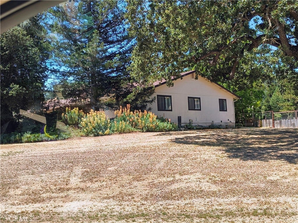 10185 Santa Ana, Atascadero, CA 93422 10185 Santa Ana, Atascadero, CA 93422