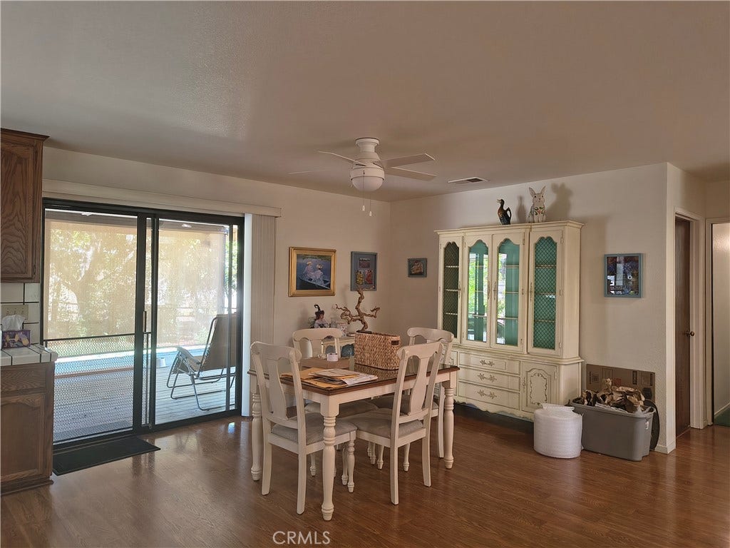 10185 Santa Ana, Atascadero, CA 93422 Dining in Great room
