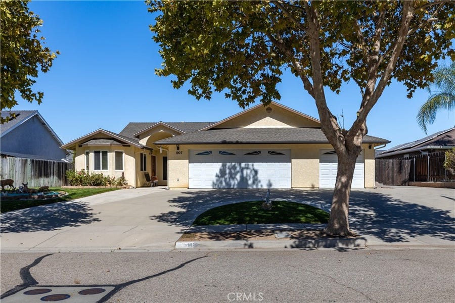 Property photo for 1907 Bella Vista Court, Paso Robles, CA