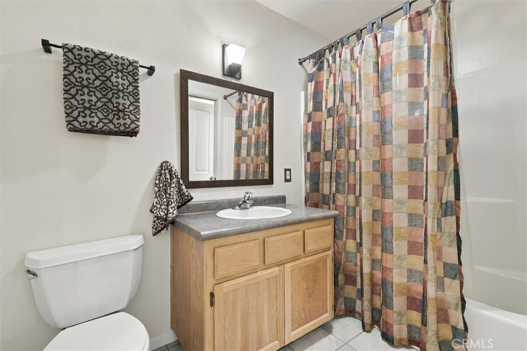 Main Floor Guest bath
