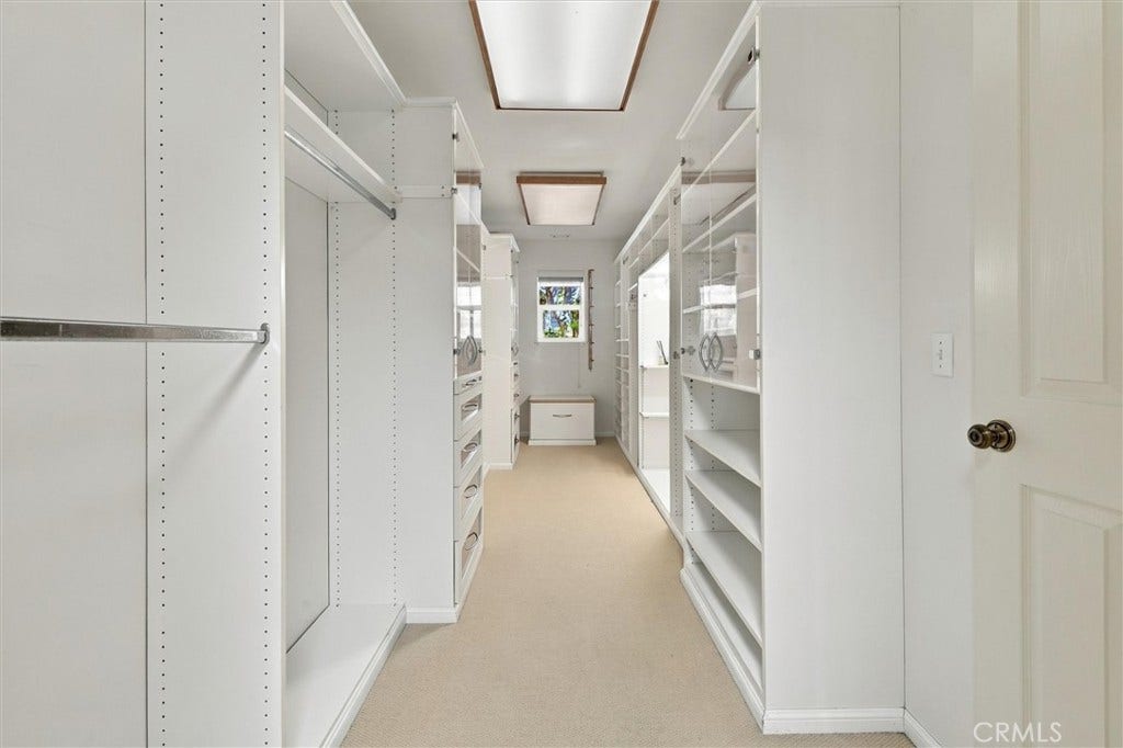 LL Primary closet