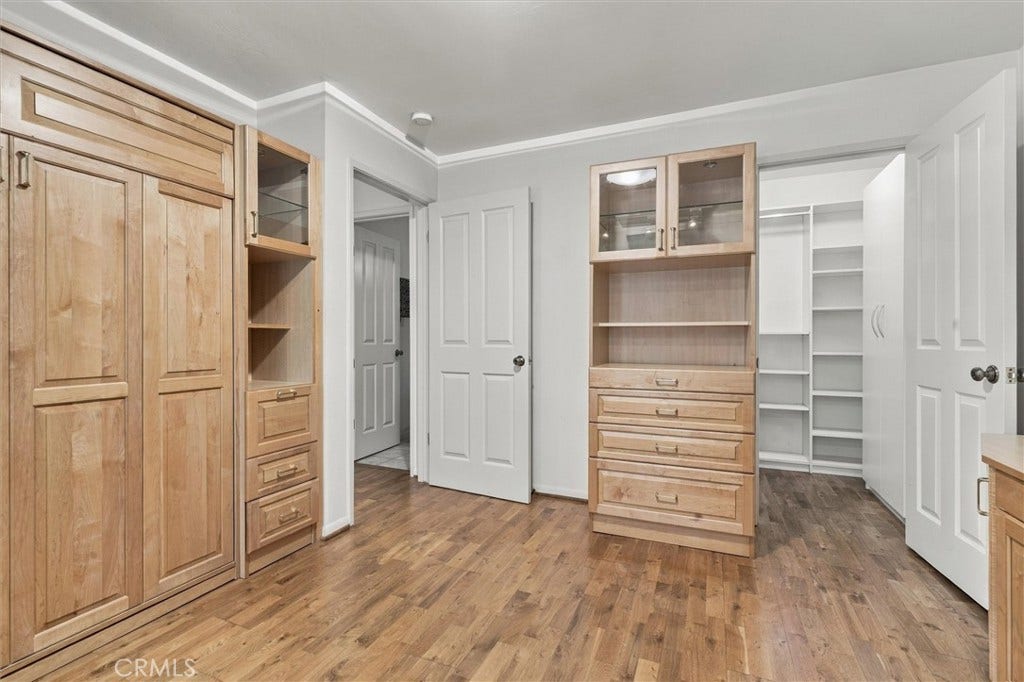 Main Floor Office/3rd bedroom with Murphy Bed