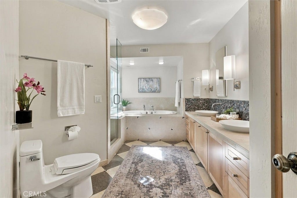 LL Primary ensuite Bath