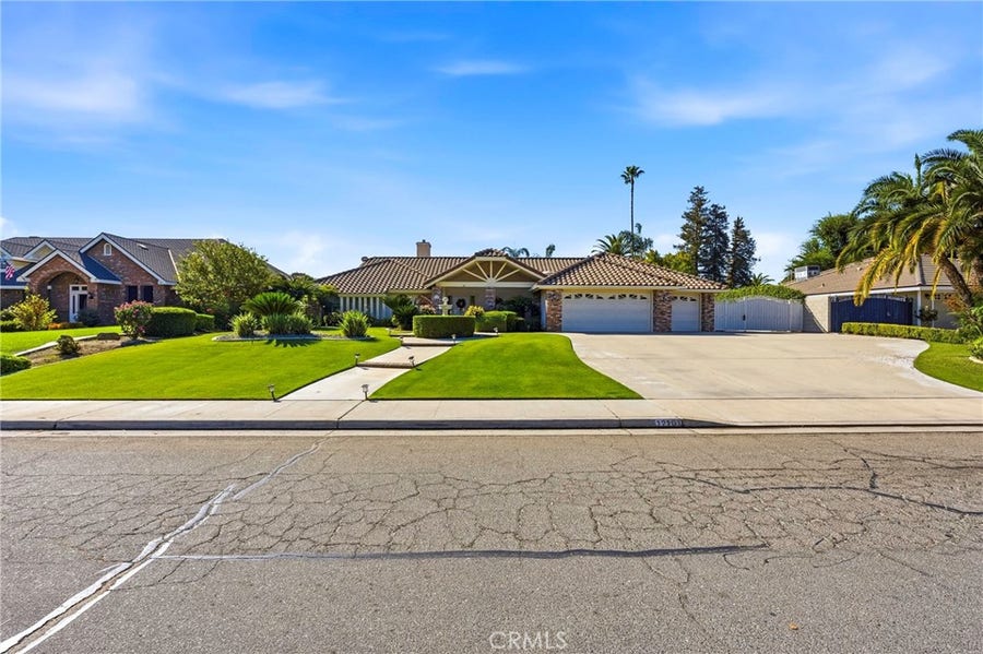 Property photo for 12107 Red Rose Way, Bakersfield, CA