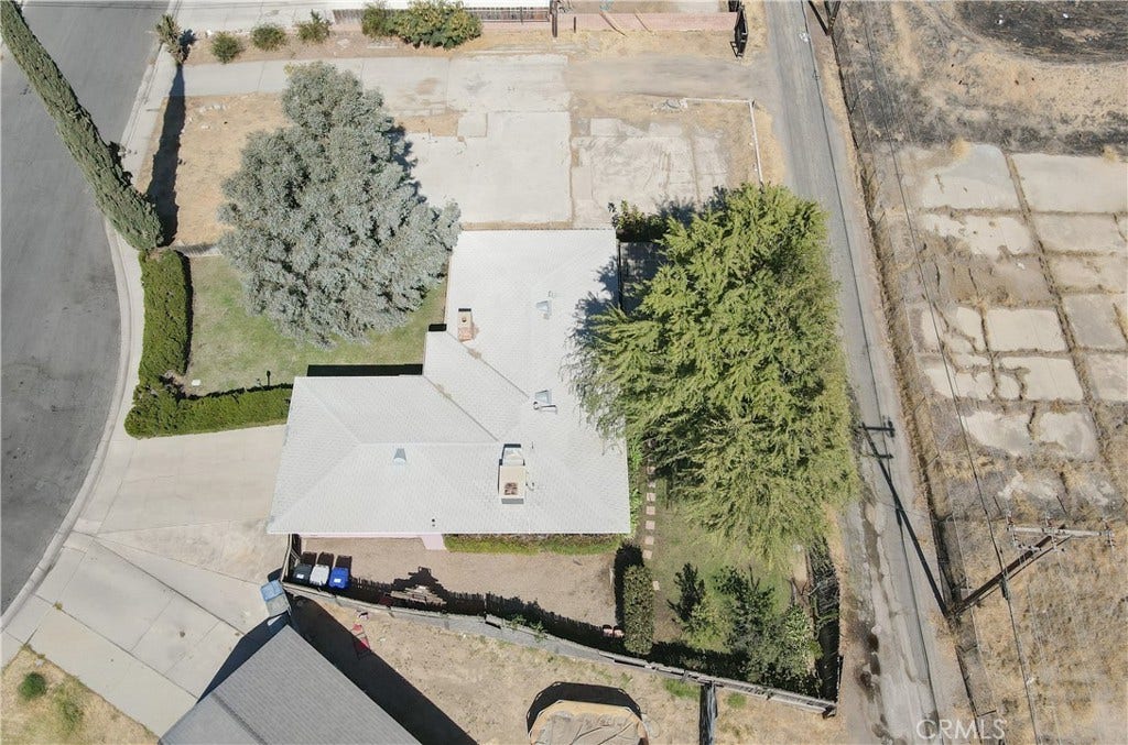 2304 Otto Lane, Bakersfield, CA 93308 2304 Otto Lane, Bakersfield, CA 93308