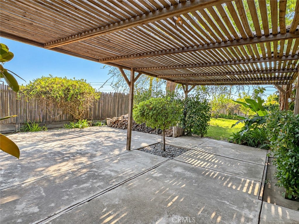 2304 Otto Lane, Bakersfield, CA 93308 2304 Otto Lane, Bakersfield, CA 93308