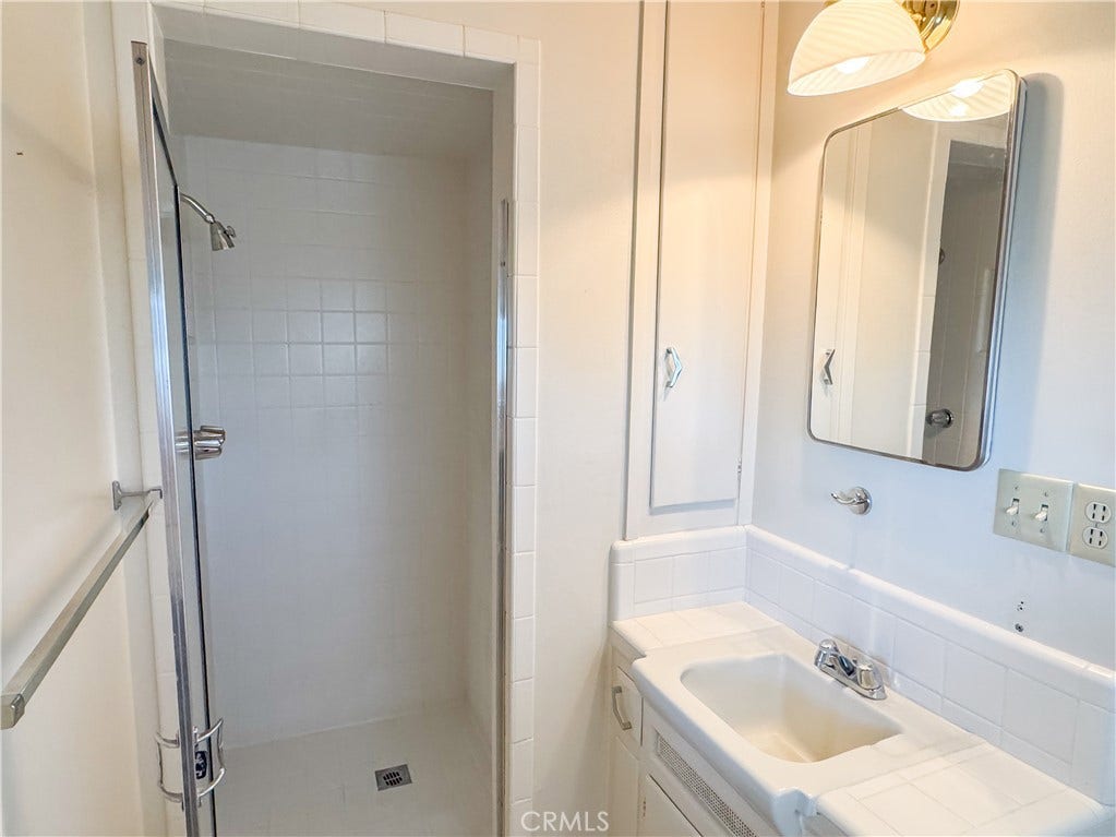 2304 Otto Lane, Bakersfield, CA 93308 2304 Otto Lane, Bakersfield, CA 93308