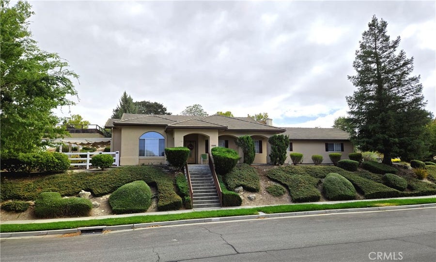 Property photo for 1600 Riverglen Drive, Paso Robles, CA